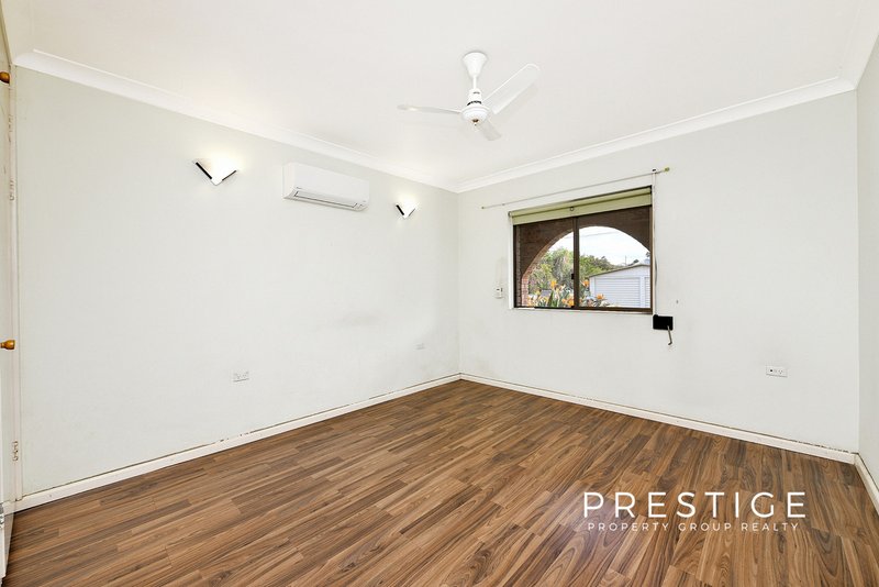 Photo - 28 Xenia Avenue, Carlton NSW 2218 - Image 4