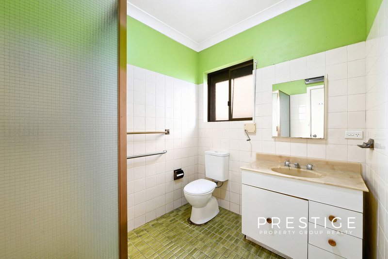 Photo - 28 Xenia Avenue, Carlton NSW 2218 - Image 5