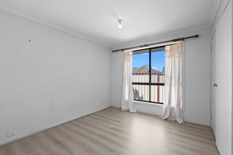 Photo - 2/8 Yaralla Court, Meadow Heights VIC 3048 - Image 10