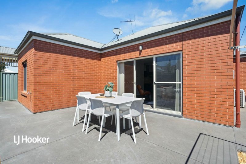 Photo - 28 Yarle Street, Mawson Lakes SA 5095 - Image 13