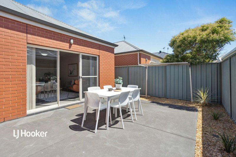 Photo - 28 Yarle Street, Mawson Lakes SA 5095 - Image 14