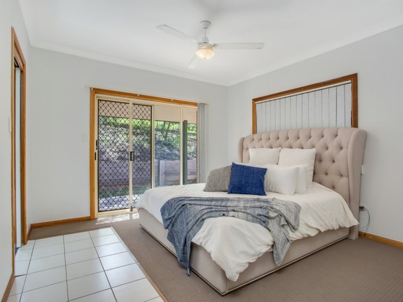 Photo - 2/8 Yarraman Place, Tallebudgera Valley QLD 4228 - Image 12