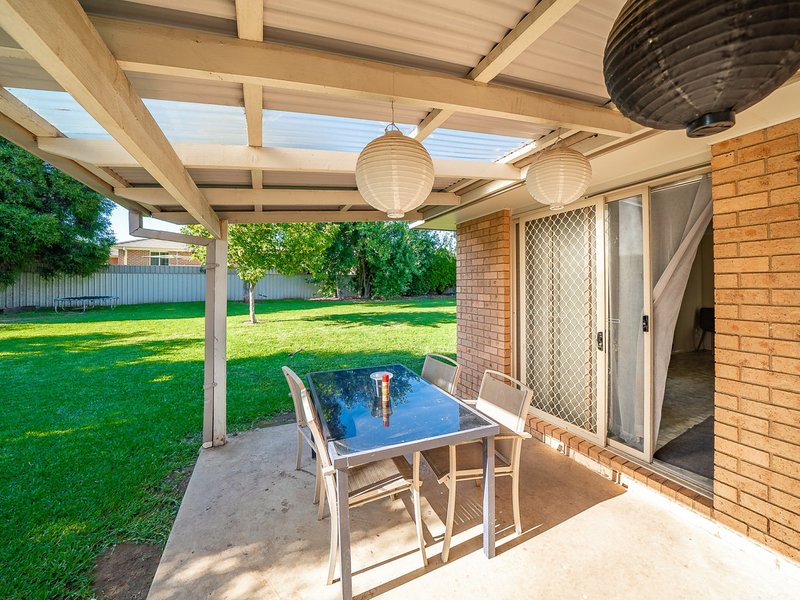 Photo - 28 Yarrawah Crescent, Bourkelands NSW 2650 - Image 11