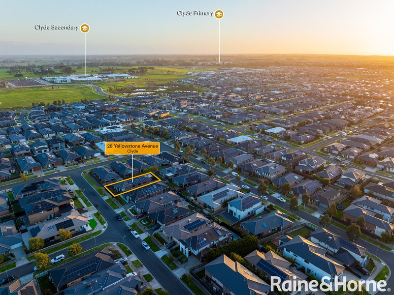 Photo - 28 Yellowstone Avenue, Clyde VIC 3978 - Image 16