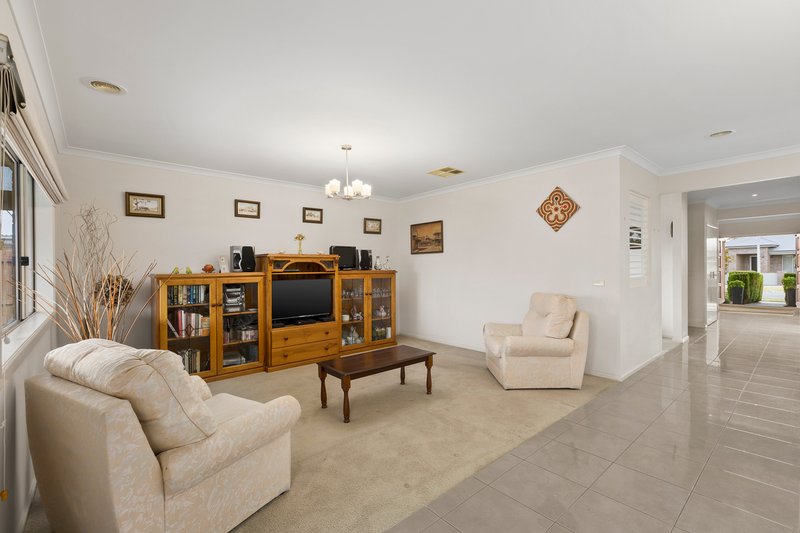 Photo - 28 Yeoman Crescent, Leopold VIC 3224 - Image 6