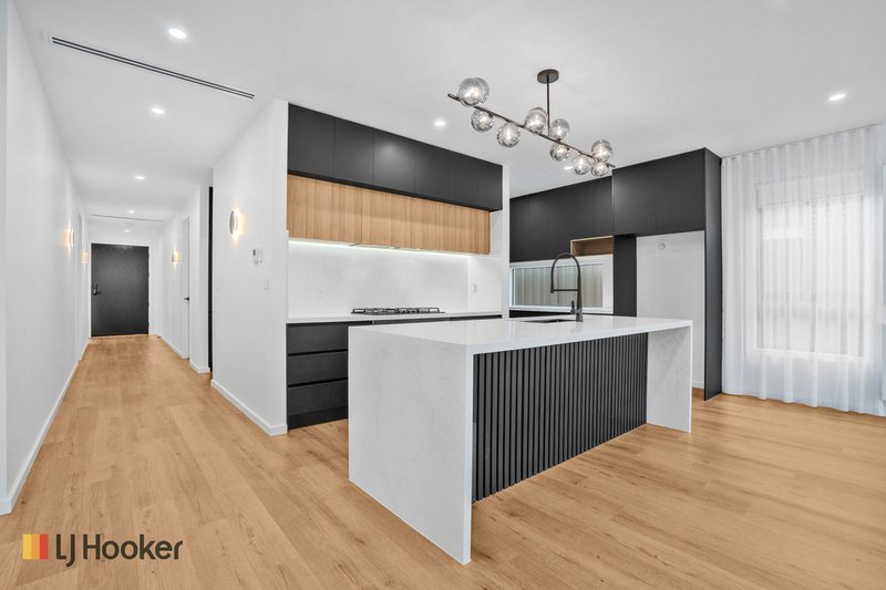 Photo - 28 Yorkville Road, Kalkallo VIC 3064 - Image 2