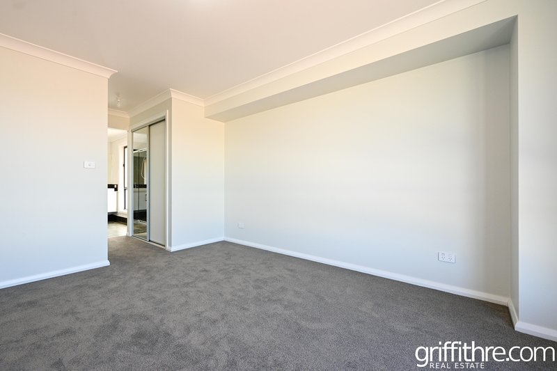 Photo - 28 Zirilli Avenue, Griffith NSW 2680 - Image 8