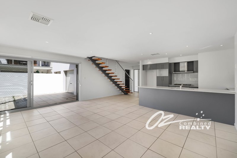 Photo - 2/80 Currambene Street, Huskisson NSW 2540 - Image 3