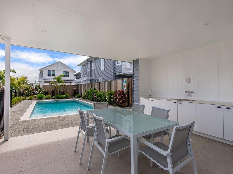 Photo - 2/80 Halcyon Way, Hope Island QLD 4212 - Image 18