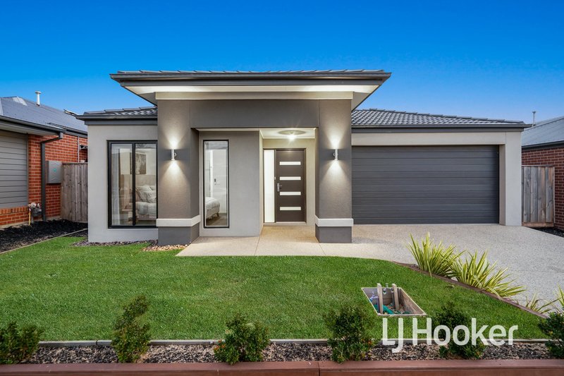 Photo - 280 Heather Grove, Clyde North VIC 3978 - Image 2