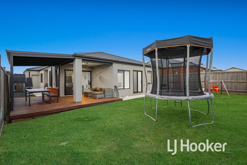 Photo - 280 Heather Grove, Clyde North VIC 3978 - Image 17