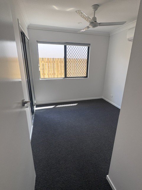 Photo - 2/80 Limestone Crescent, Condon QLD 4815 - Image 4