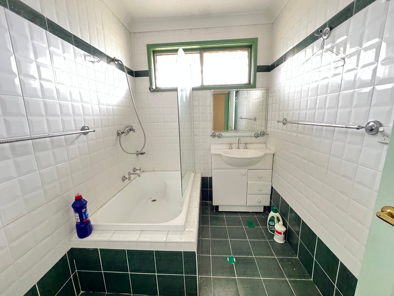 Photo - 280 Ramsay Road, Kemps Creek NSW 2178 - Image 7