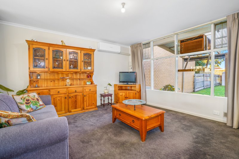 Photo - 2/80 Reid Street, South Morang VIC 3752 - Image 7