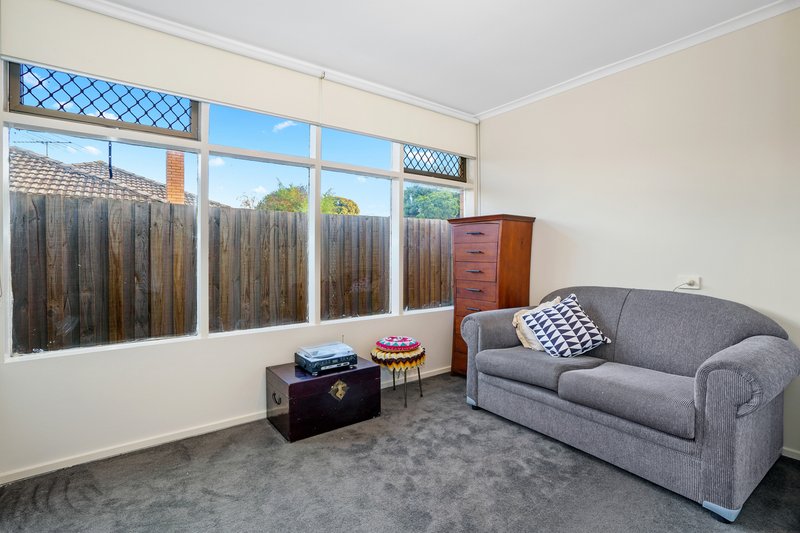 Photo - 2/80 Reid Street, South Morang VIC 3752 - Image 8