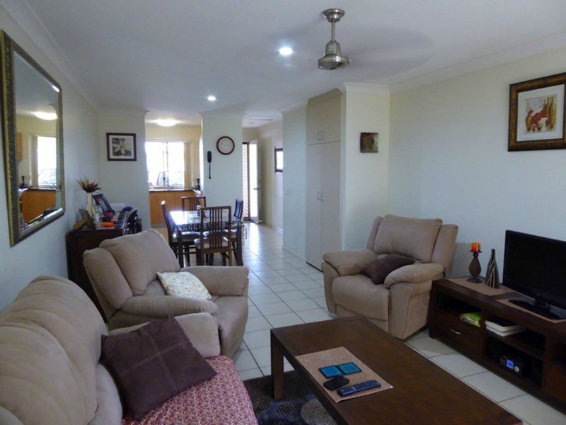 Photo - 2/80 Webster Road, Deception Bay QLD 4508 - Image 5