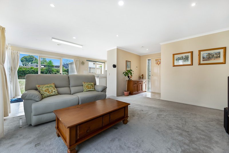 Photo - 2/802 Highbury Road, Glen Waverley VIC 3150 - Image 2