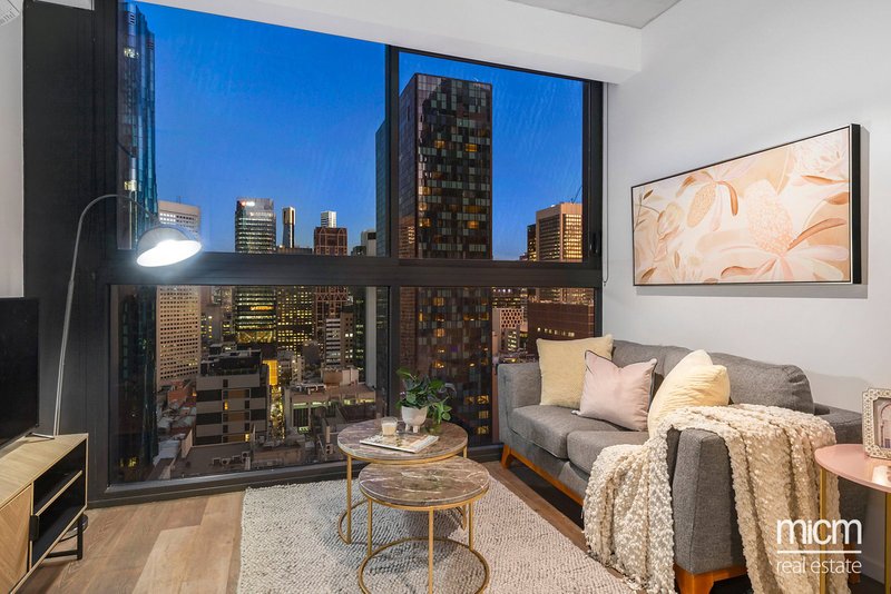 Photo - 2803/315 La Trobe Street, Melbourne VIC 3000 - Image 2