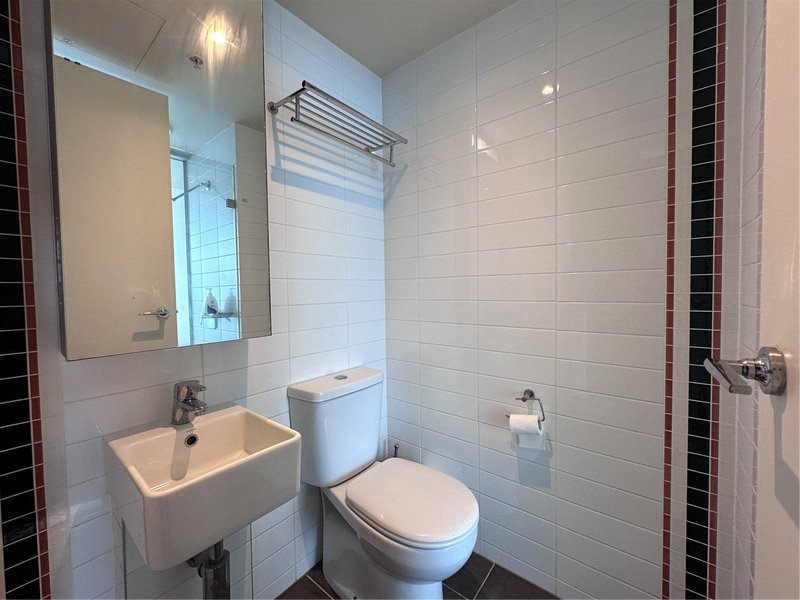 Photo - 2804/181 Abeckett Street, Melbourne VIC 3000 - Image 3