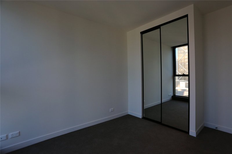 Photo - 2807/157 Abeckett Street, Melbourne VIC 3000 - Image 5
