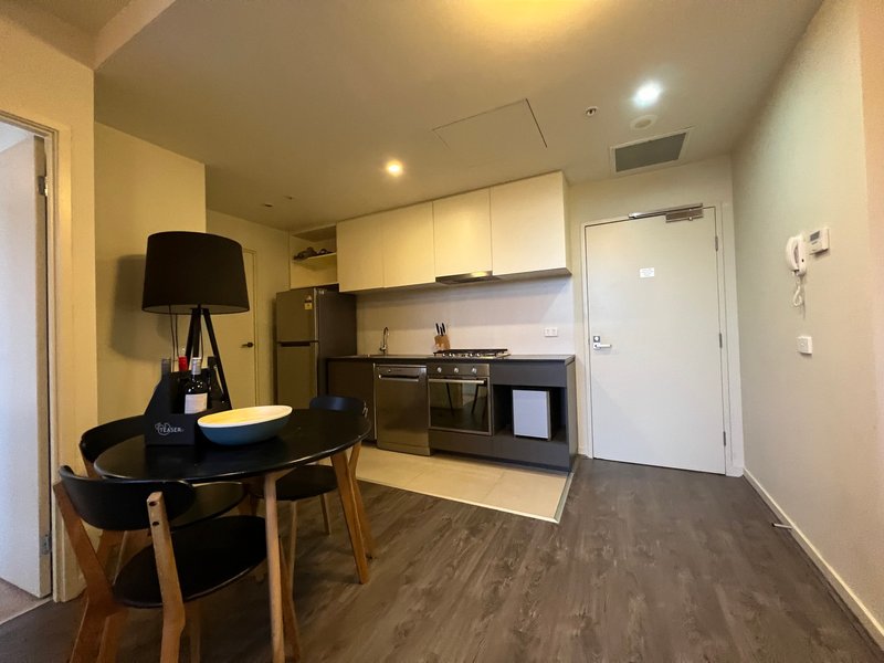 Photo - 2808/568 Collins Street, Melbourne VIC 3000 - Image 2