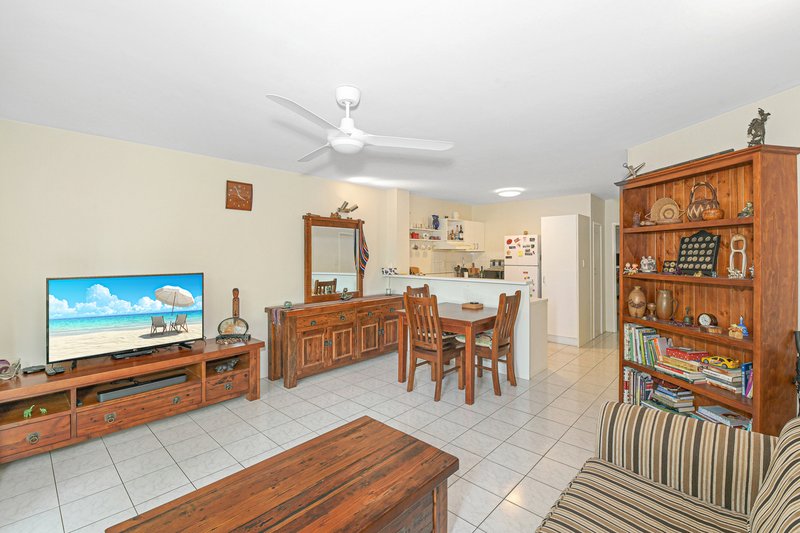 Photo - 28/1-19 Poinciana Street, Holloways Beach QLD 4878 - Image 3