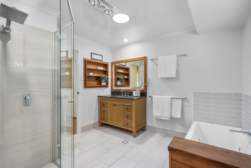 Photo - 281 Bishop Road, Beachmere QLD 4510 - Image 9