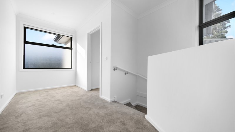 Photo - 2/81 Bowmore Road, Noble Park VIC 3174 - Image 5