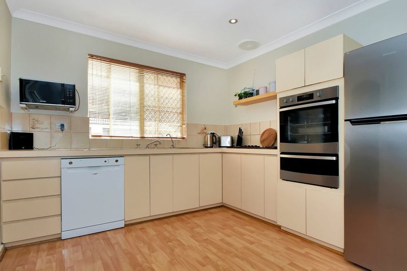 Photo - 2/81 Calais Road, Scarborough WA 6019 - Image 7