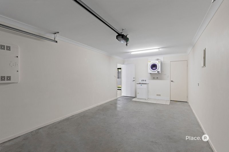 Photo - 28/1 Emerald Place, Bridgeman Downs QLD 4035 - Image 13