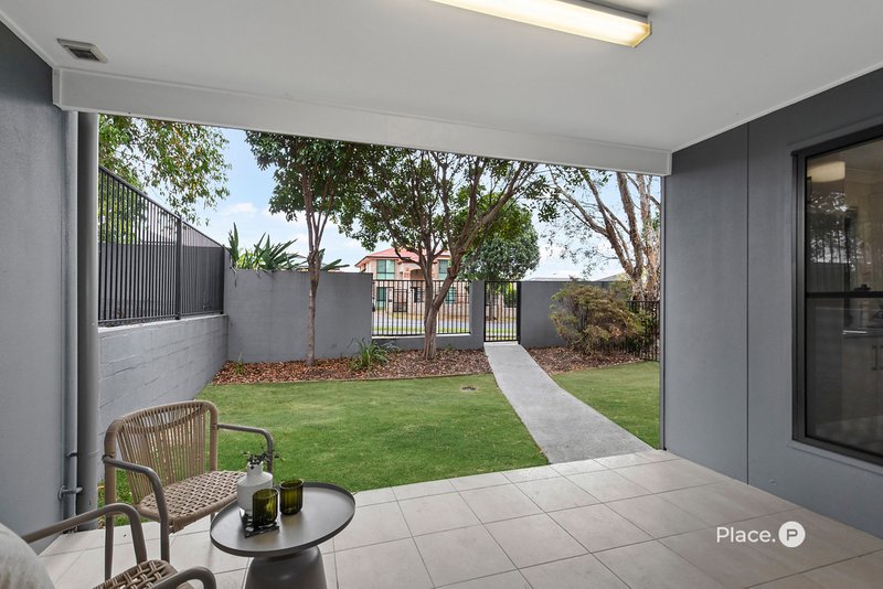 Photo - 28/1 Emerald Place, Bridgeman Downs QLD 4035 - Image 14