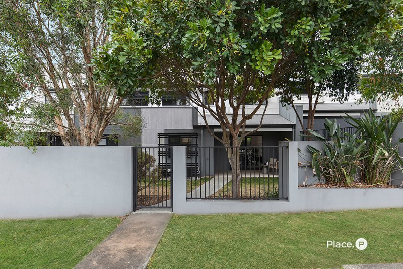 Photo - 28/1 Emerald Place, Bridgeman Downs QLD 4035 - Image 15
