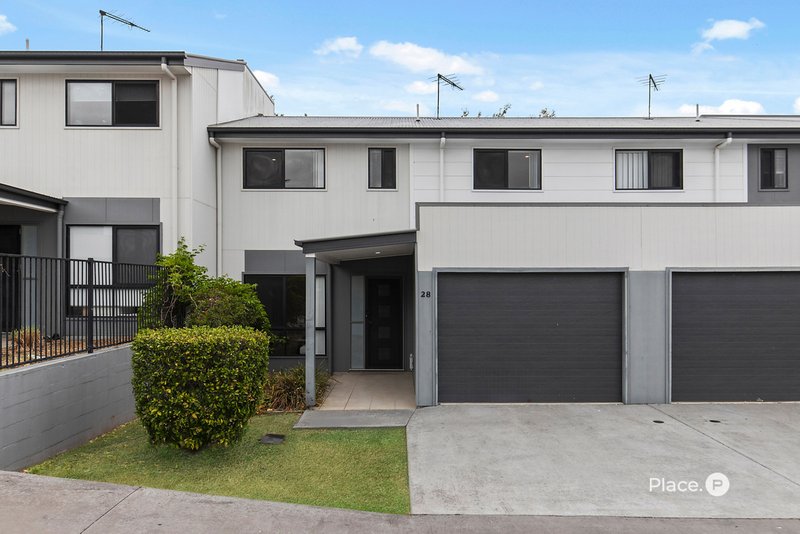 Photo - 28/1 Emerald Place, Bridgeman Downs QLD 4035 - Image 18