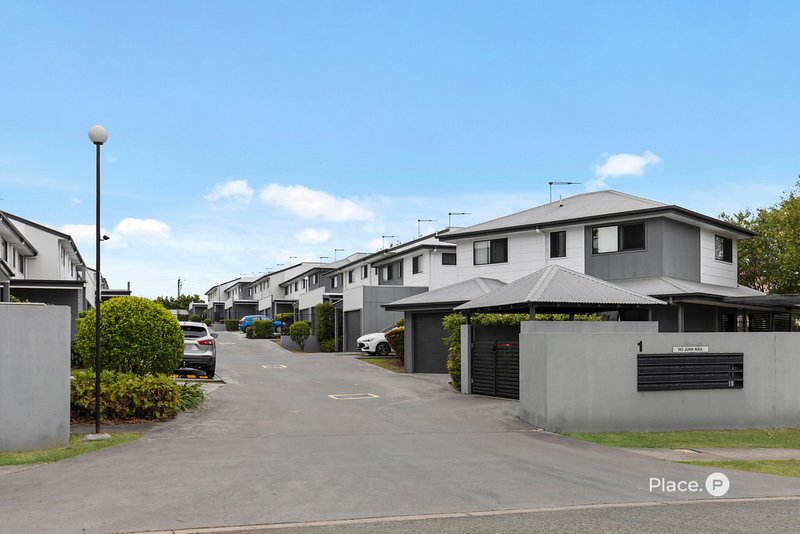 Photo - 28/1 Emerald Place, Bridgeman Downs QLD 4035 - Image 19