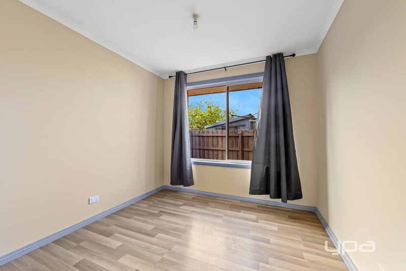 Photo - 2/81 Leonard Avenue, St Albans VIC 3021 - Image 6