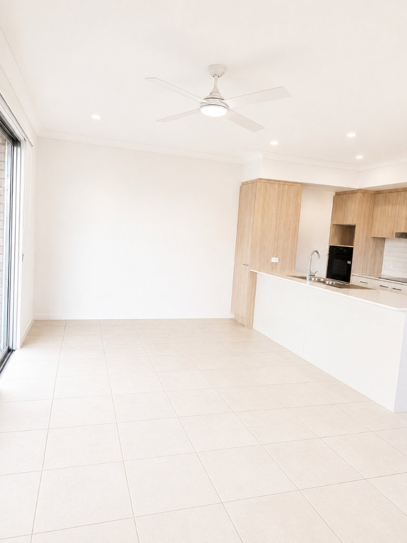 Photo - 28/1 Mckenzie Road, Mango Hill QLD 4509 - Image 5