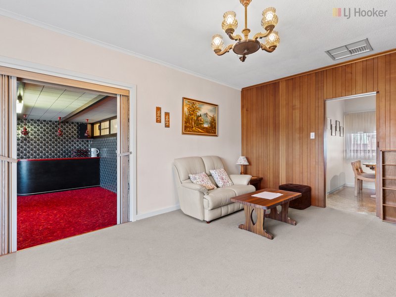 Photo - 281 O'Sullivan Beach Road, Morphett Vale SA 5162 - Image 4