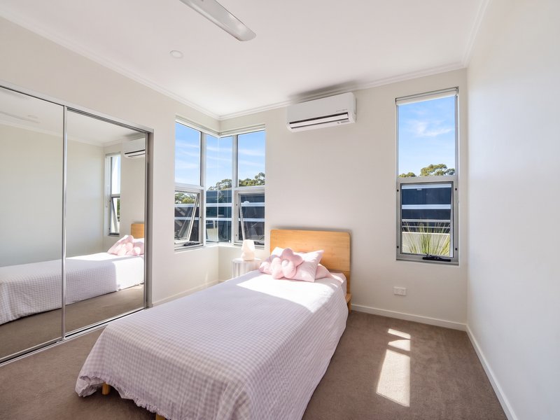 Photo - 28/10 Ben Lexcen Place, Robina QLD 4226 - Image 12