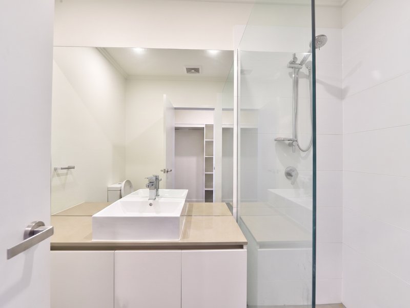 Photo - 28/10 Ben Lexcen Place, Robina QLD 4226 - Image 16