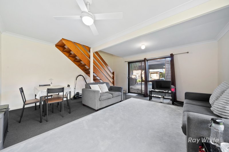 Photo - 28/10 Damalis Street, Woodridge QLD 4114 - Image 5