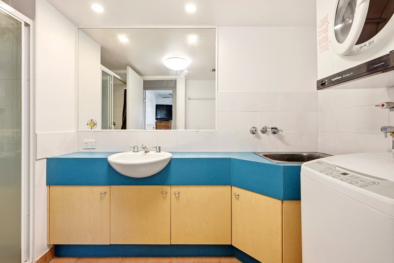 Photo - 28/11-17 Philip Avenue, Broadbeach QLD 4218 - Image 8