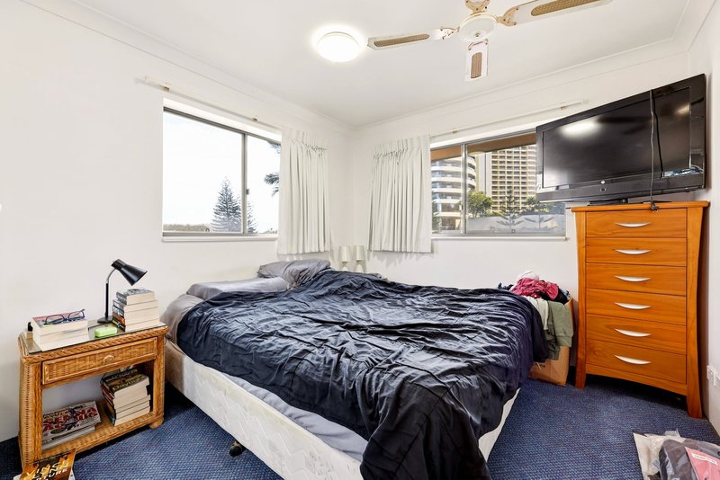 Photo - 28/11-17 Philip Avenue, Broadbeach QLD 4218 - Image 9