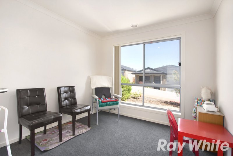 Photo - 28/11 Hawk Avenue, Pakenham VIC 3810 - Image 6