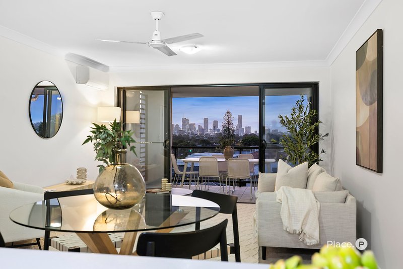 Photo - 28/11 Kitchener Street, Coorparoo QLD 4151 - Image 1