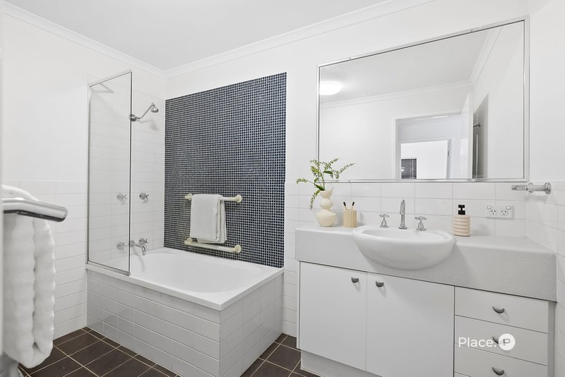 Photo - 28/11 Kitchener Street, Coorparoo QLD 4151 - Image 8