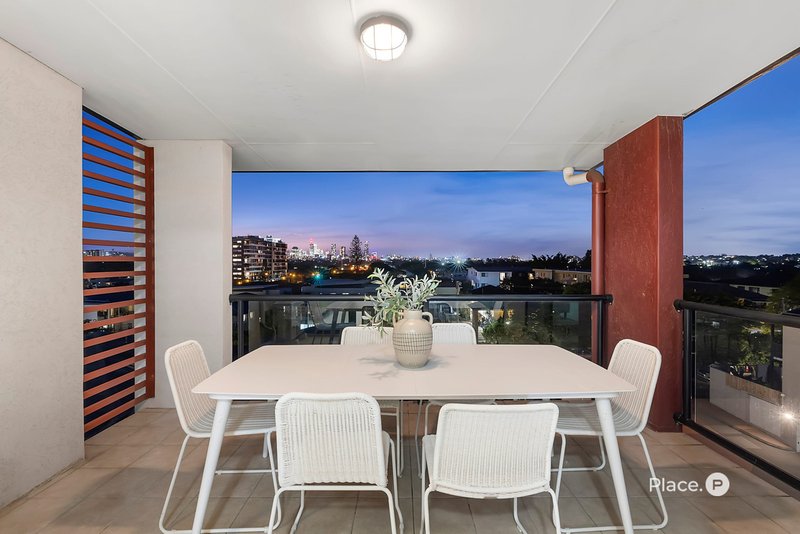 Photo - 28/11 Kitchener Street, Coorparoo QLD 4151 - Image 9