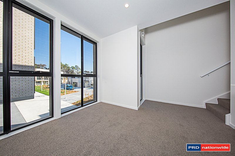 Photo - 28/135 Easty Street, Phillip ACT 2606 - Image 4