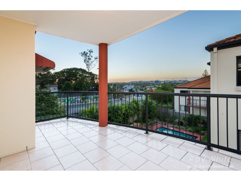 Photo - 28/15 Dansie Street, Greenslopes QLD 4120 - Image 3