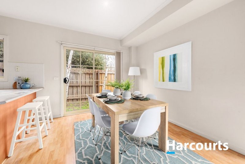 Photo - 28/19 Sovereign Place, Wantirna South VIC 3152 - Image 3