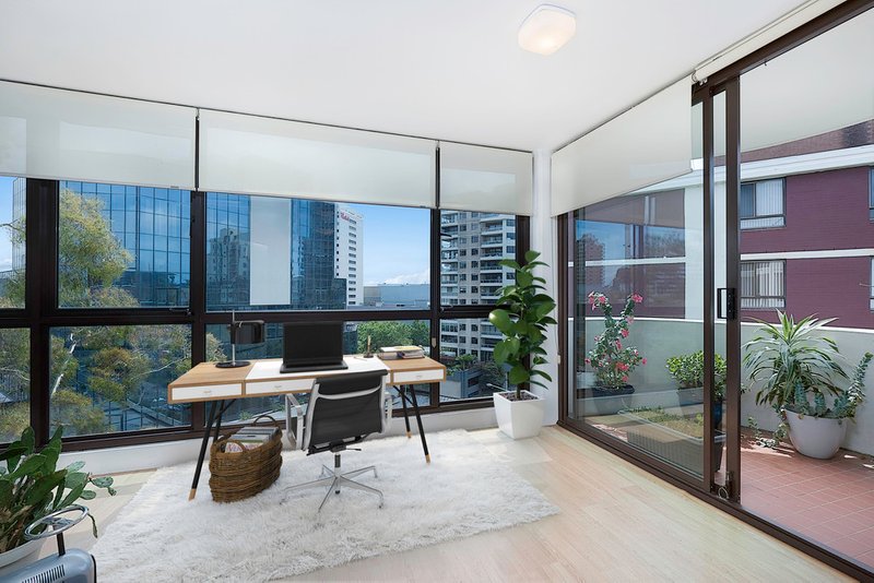 Photo - 28/2-8 Llandaff Street, Bondi Junction NSW 2022 - Image 2